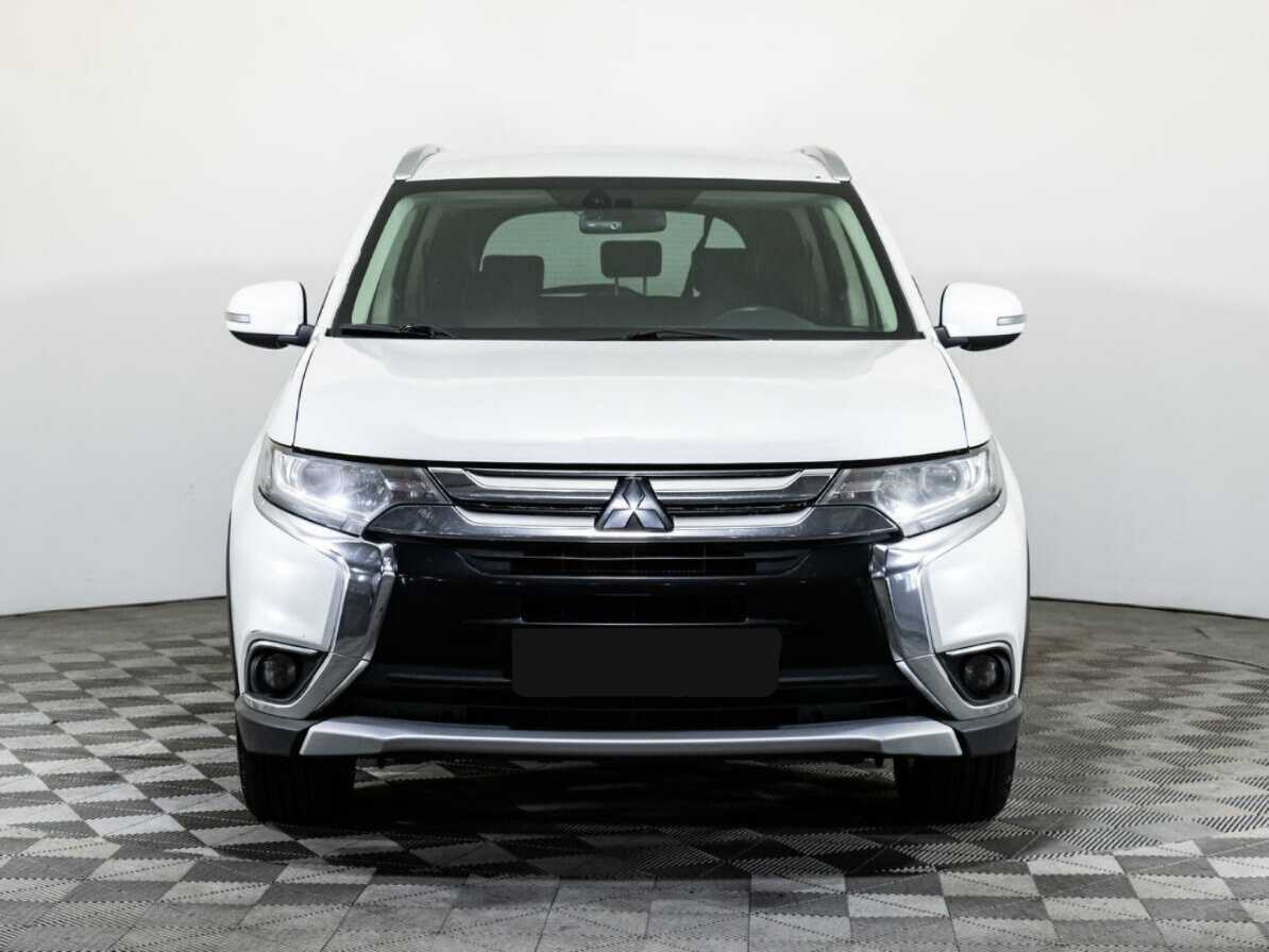 Mitsubishi Outlander с пробегом — 2017 год. Фото: #1