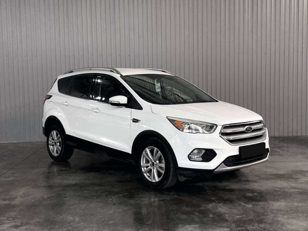 Ford Kuga с пробегом — 2017 год. Фото: #2
