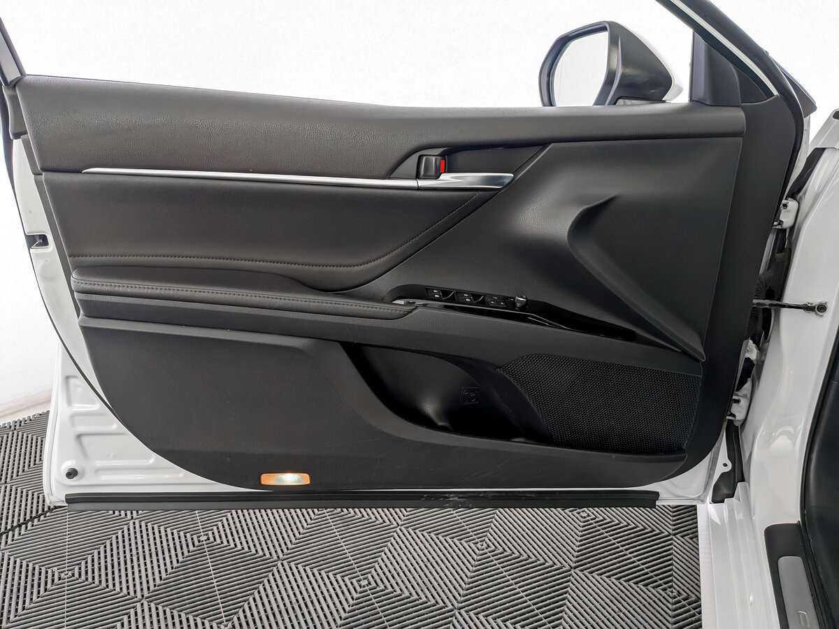 Toyota Camry с пробегом — 2019 год. Фото: #18