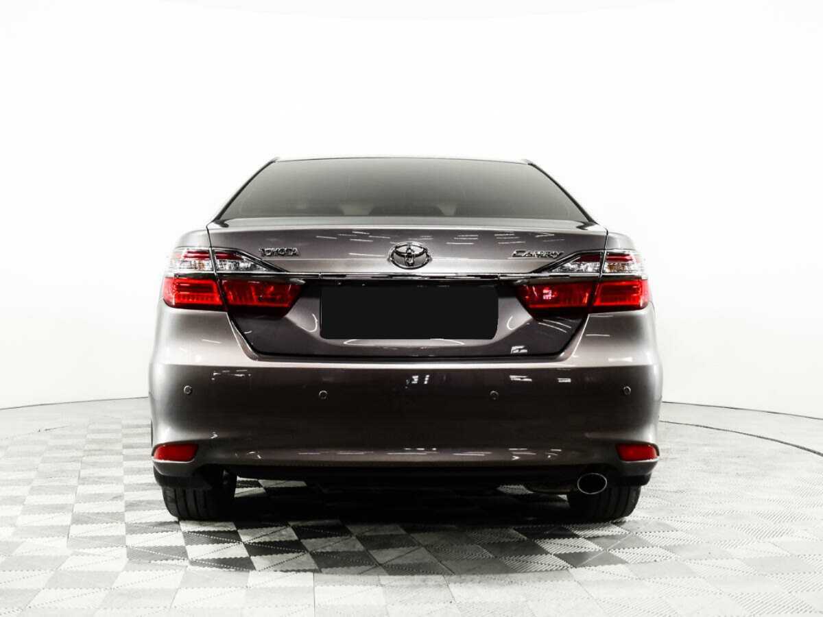Toyota Camry с пробегом — 2016 год. Фото: #5