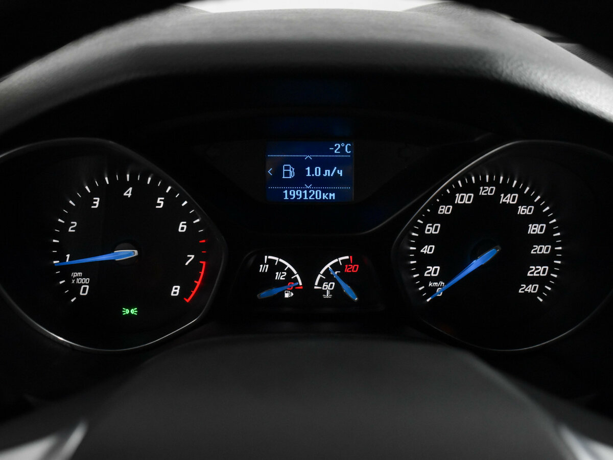 Ford Focus с пробегом — 2014 год. Фото: #13