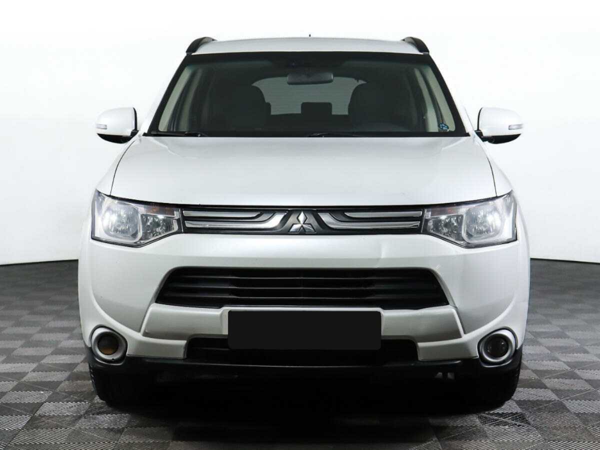 Mitsubishi Outlander с пробегом — 2013 год. Фото: #0