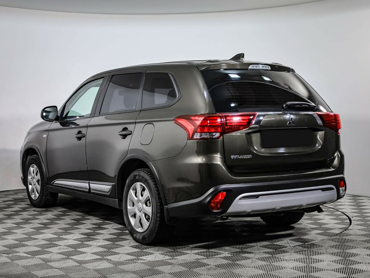 Mitsubishi Outlander с пробегом — 2020 год. Фото: #6