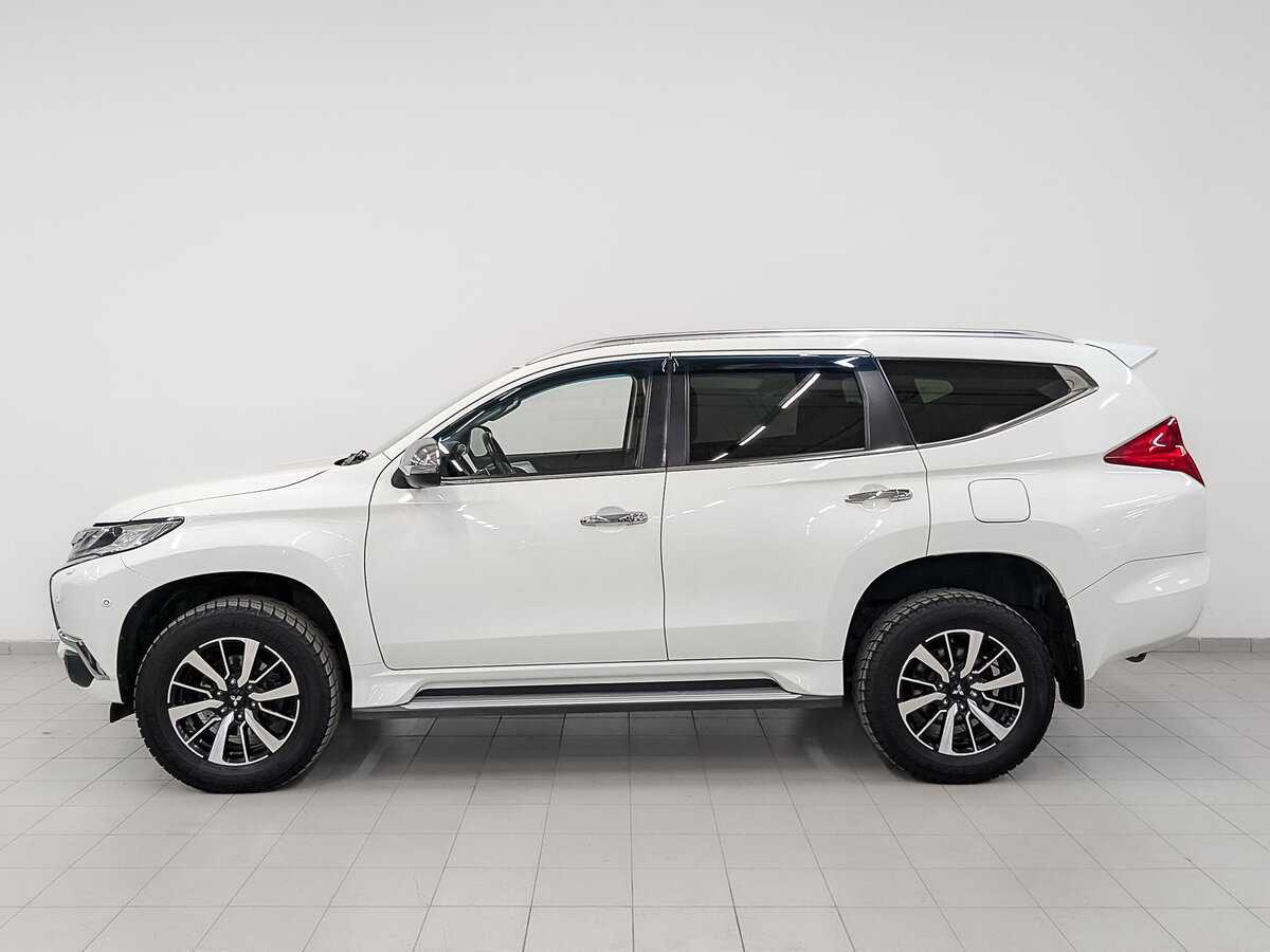 Mitsubishi Pajero Sport с пробегом — 2017 год. Фото: #7
