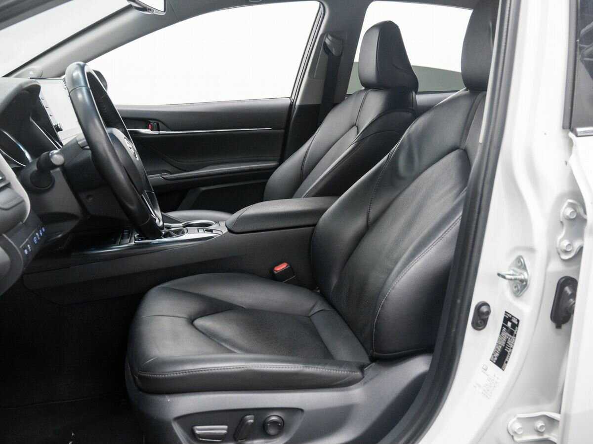 Toyota Camry с пробегом — 2022 год. Фото: #12