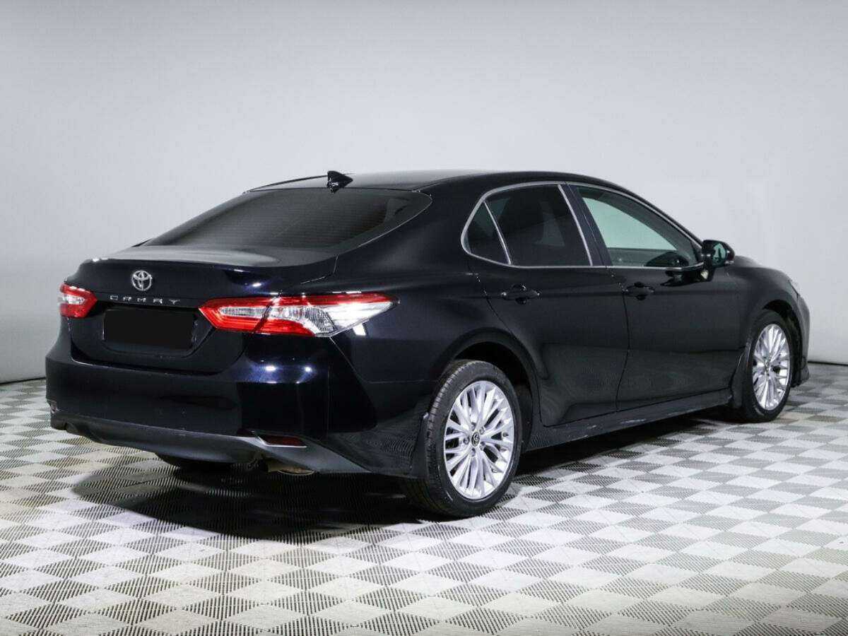 Toyota Camry с пробегом — 2021 год. Фото: #4