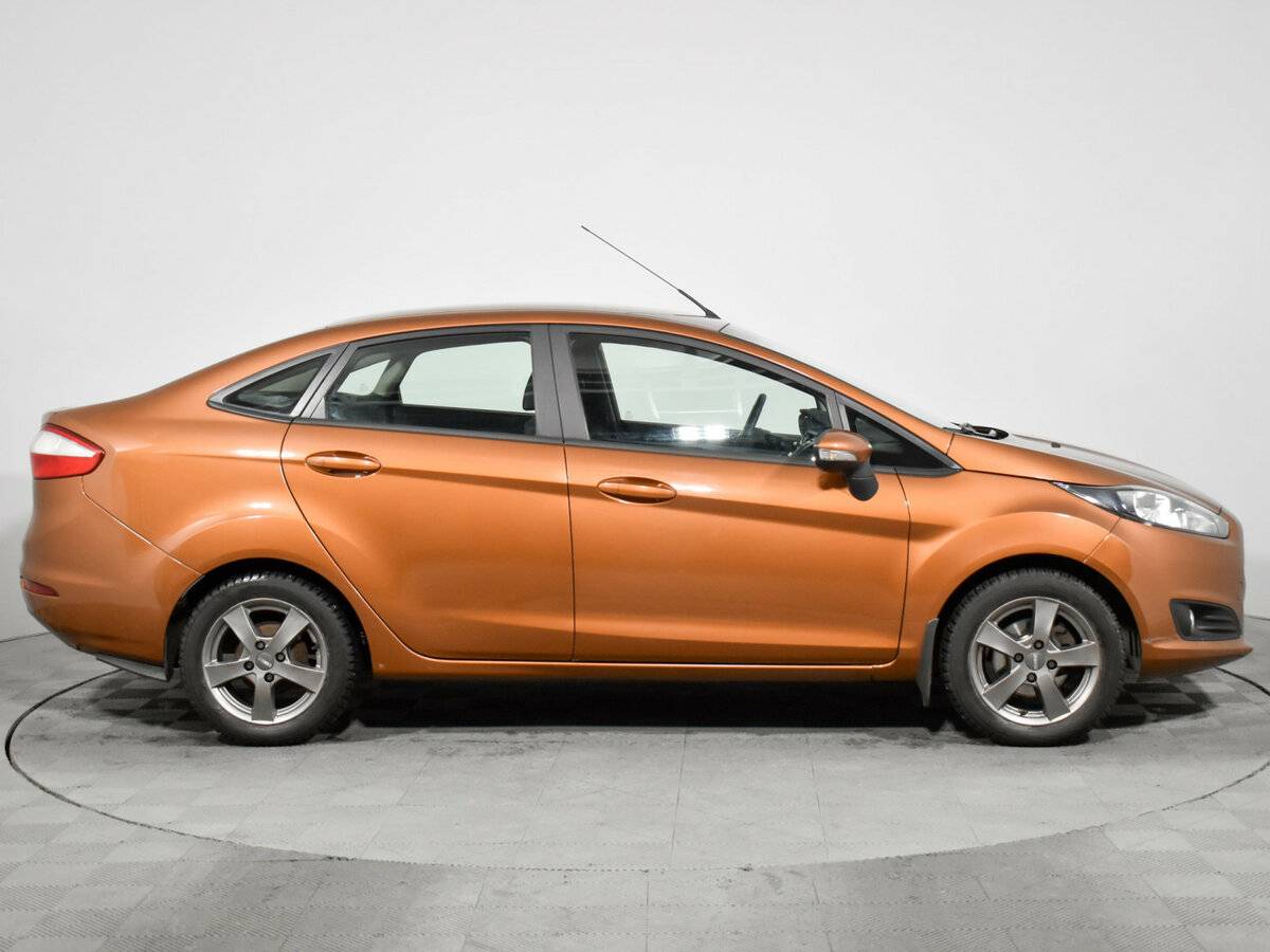 Ford Fiesta с пробегом — 2016 год. Фото: #3