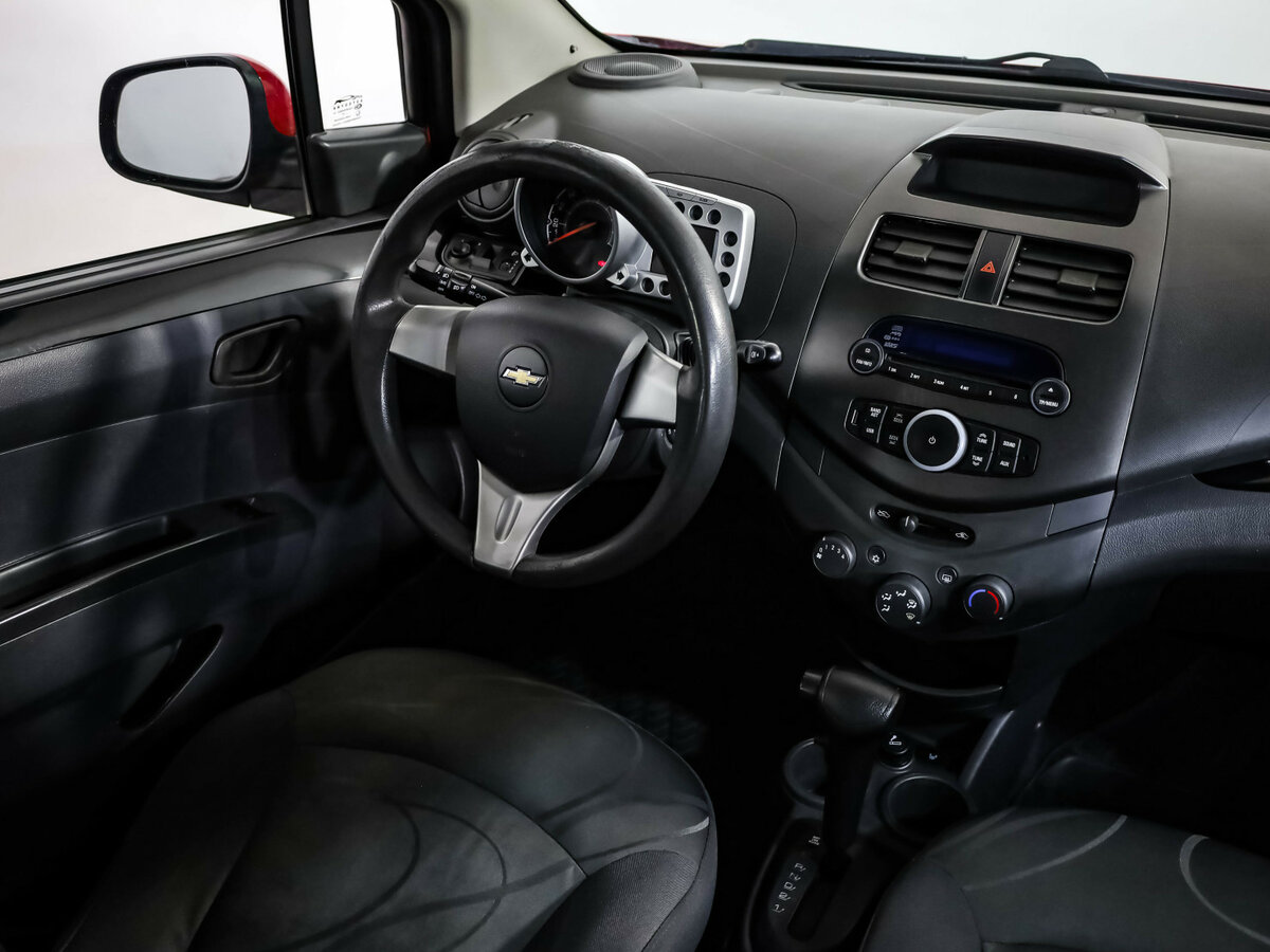 Chevrolet Spark с пробегом — 2012 год. Фото: #6