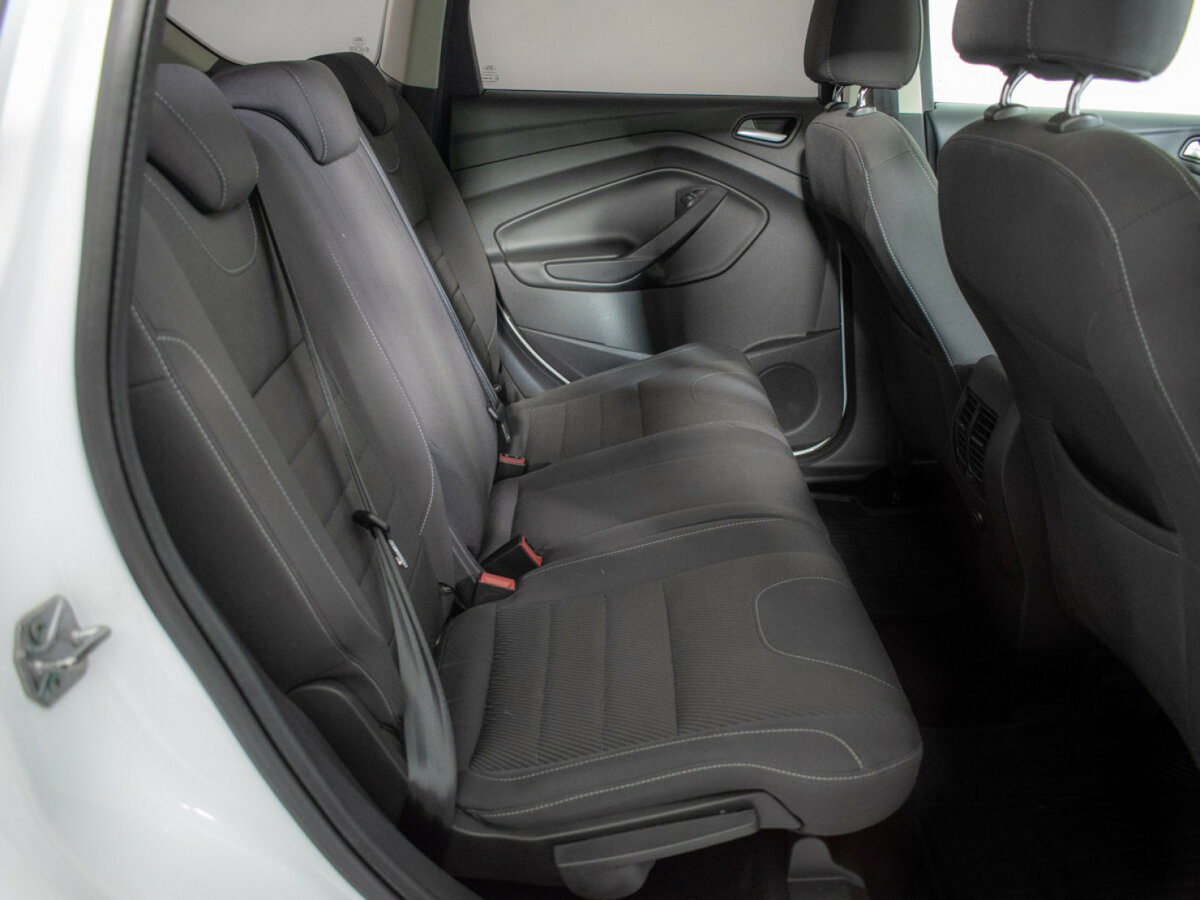 Ford Kuga с пробегом — 2014 год. Фото: #7