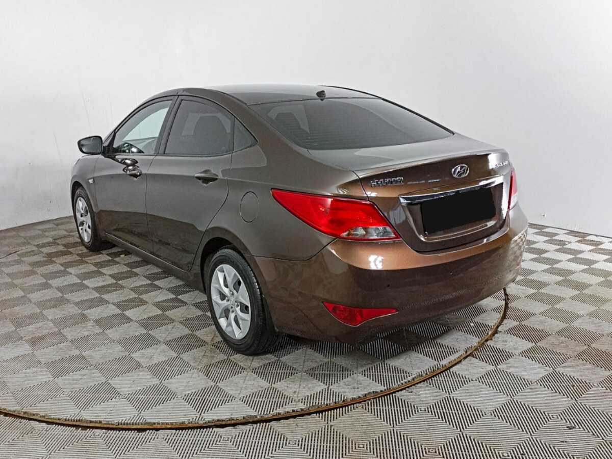 Hyundai Solaris с пробегом — 2015 год. Фото: #5