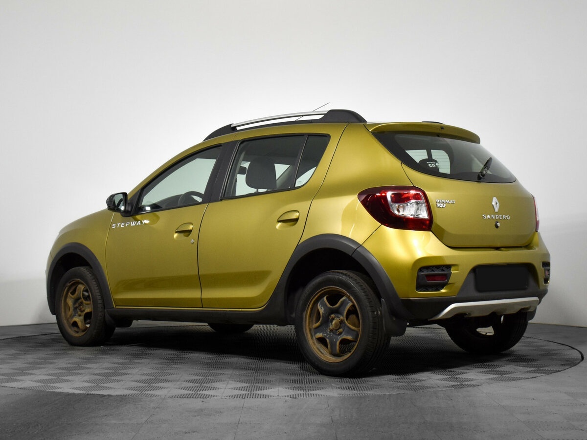 Renault Sandero с пробегом — 2016 год. Фото: #5