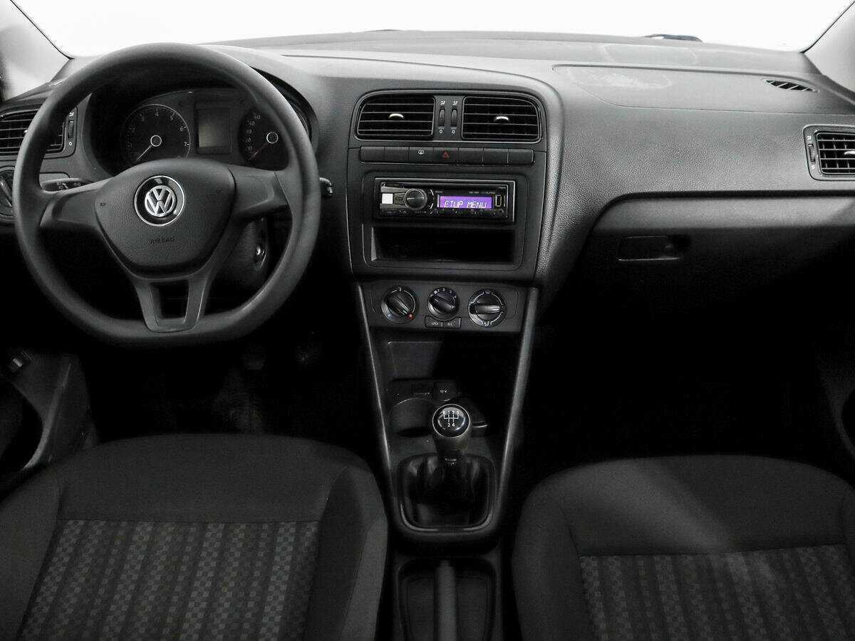 Volkswagen Polo с пробегом — 2018 год. Фото: #9