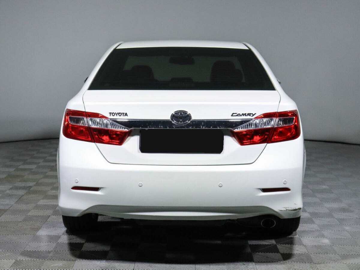 Toyota Camry с пробегом — 2014 год. Фото: #5