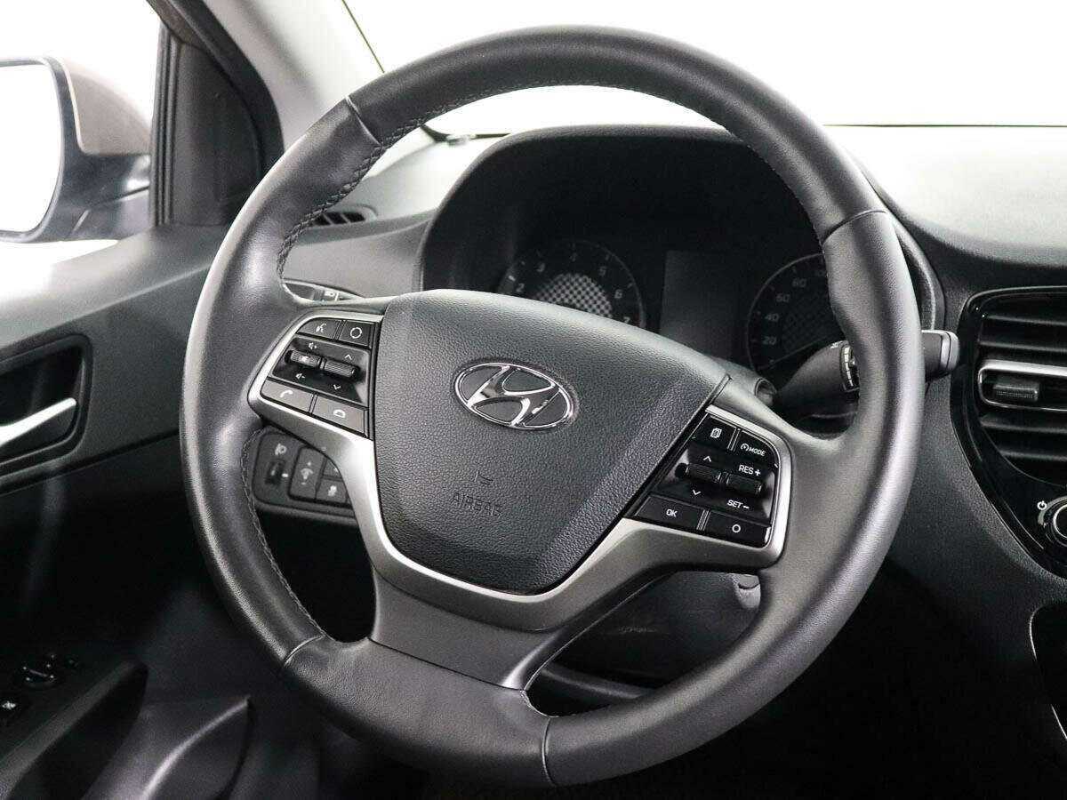 Hyundai Solaris с пробегом — 2022 год. Фото: #11