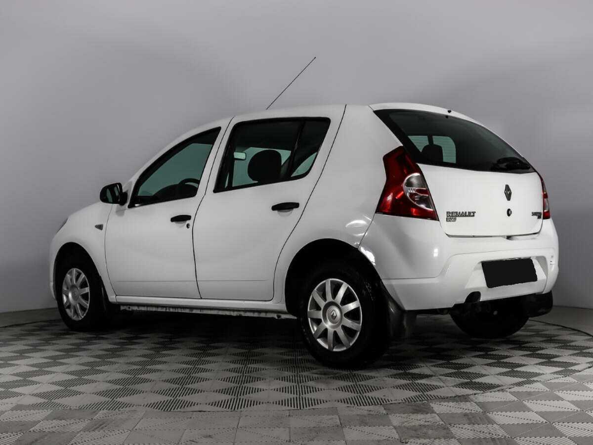 Renault Sandero с пробегом — 2014 год. Фото: #6