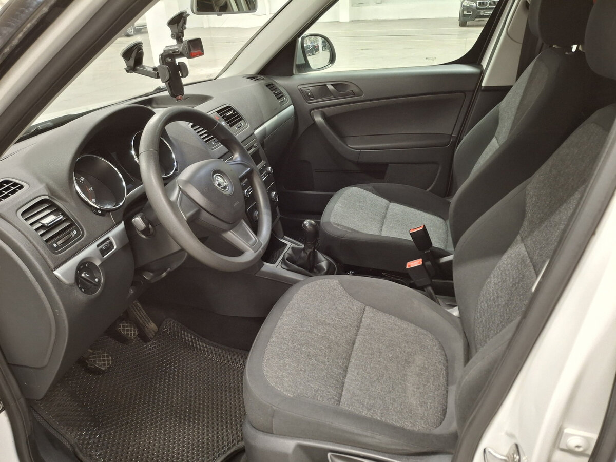 Skoda Yeti с пробегом — 2014 год. Фото: #13