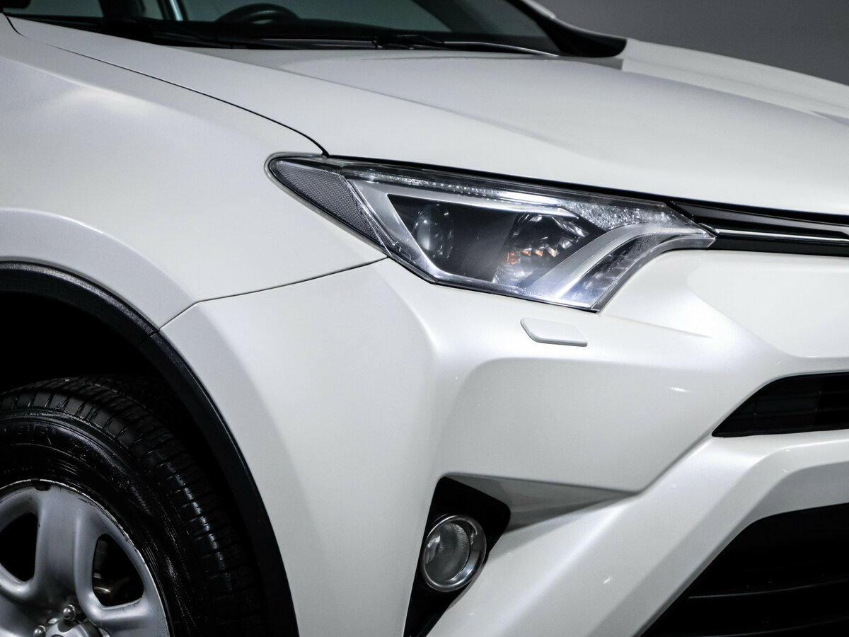 Toyota RAV4 с пробегом — 2017 год. Фото: #15