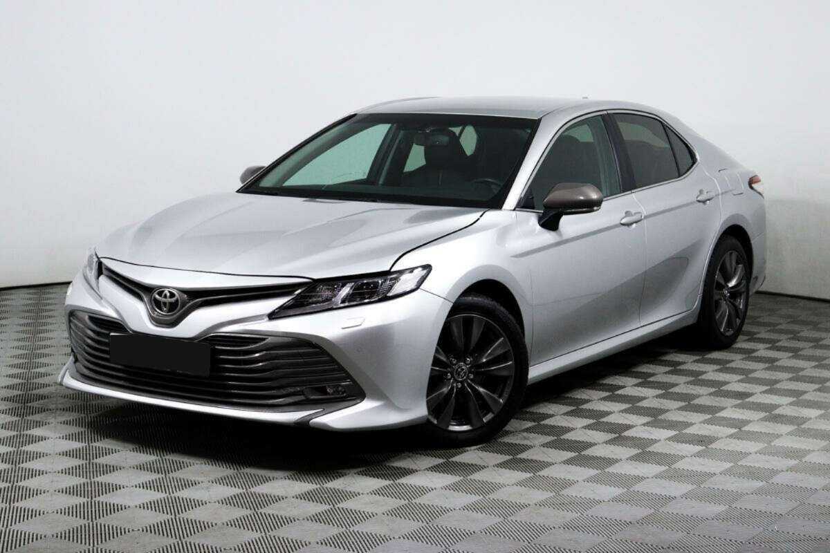 Toyota Camry с пробегом — 2018 год. Посмотреть фото
