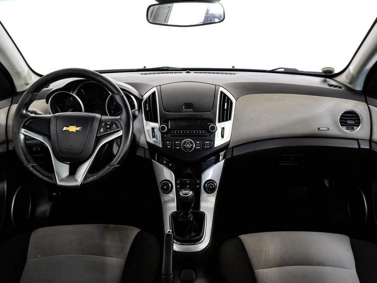 Chevrolet Cruze с пробегом — 2014 год. Фото: #7