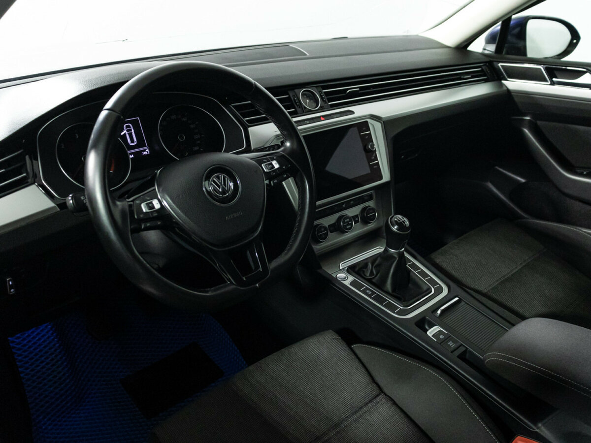 Volkswagen Passat с пробегом — 2017 год. Фото: #8