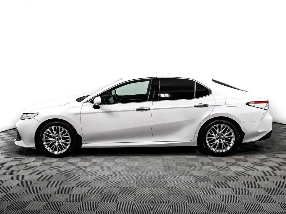Toyota Camry с пробегом — 2019 год. Фото: #7