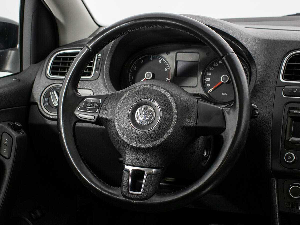 Volkswagen Polo с пробегом — 2012 год. Фото: #14