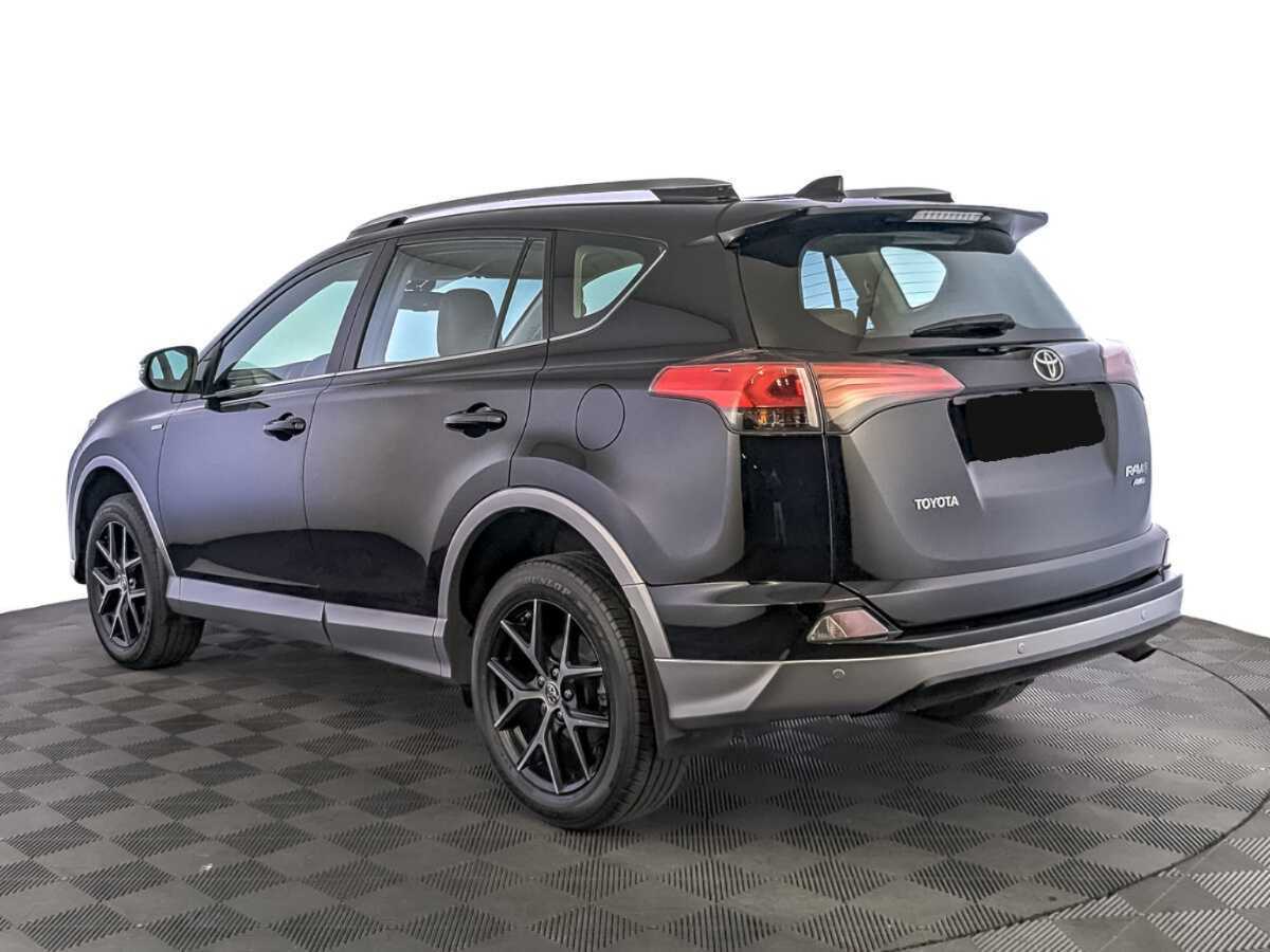 Toyota RAV4 с пробегом — 2017 год. Фото: #6