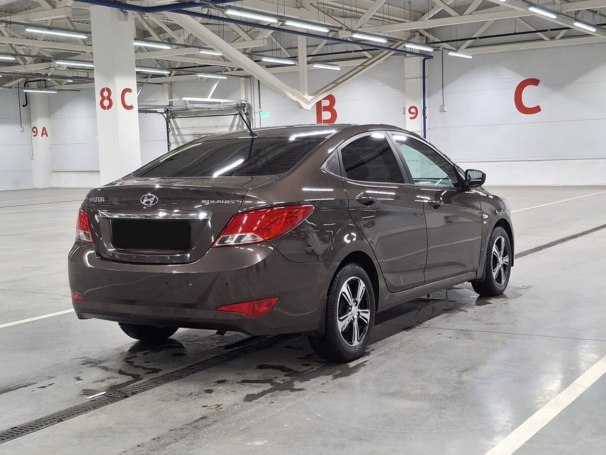 Hyundai Solaris с пробегом — 2015 год. Фото: #4