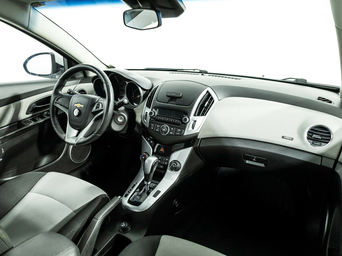 Chevrolet Cruze с пробегом — 2013 год. Фото: #8