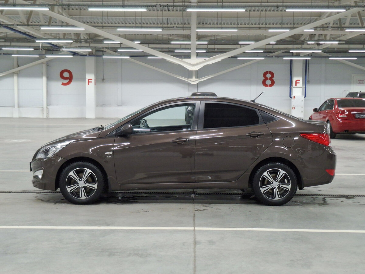 Hyundai Solaris с пробегом — 2015 год. Фото: #7