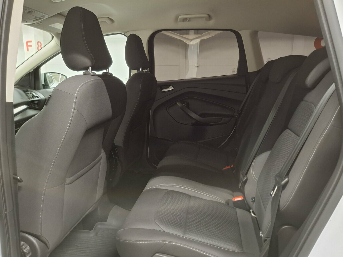 Ford Kuga с пробегом — 2018 год. Фото: #11