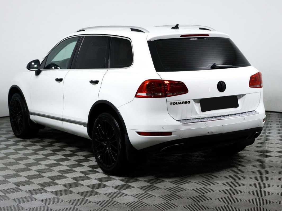 Volkswagen Touareg с пробегом — 2012 год. Фото: #6
