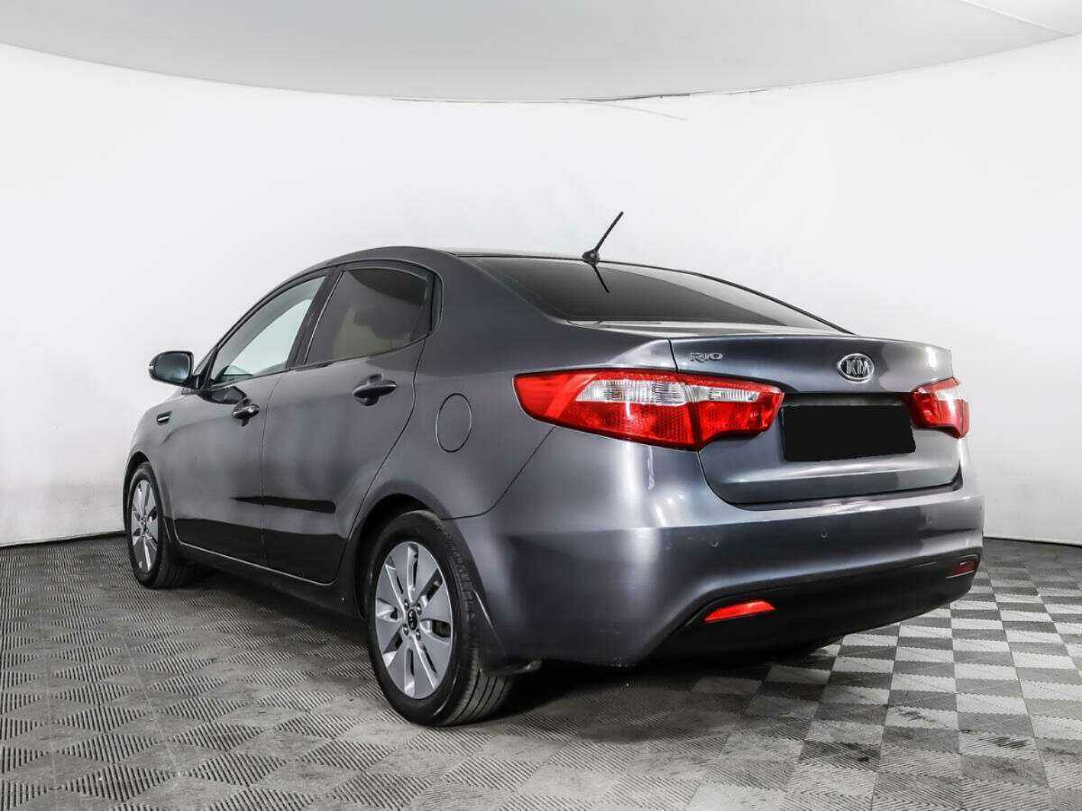 Kia Rio с пробегом — 2012 год. Фото: #5