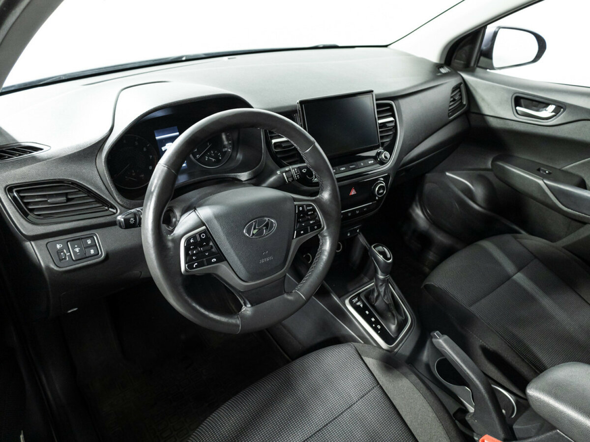 Hyundai Solaris с пробегом — 2021 год. Фото: #10
