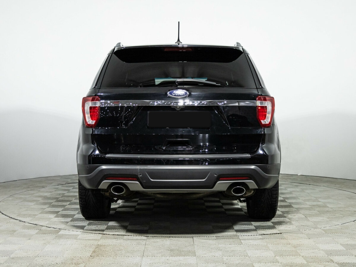 Ford Explorer с пробегом — 2018 год. Фото: #4