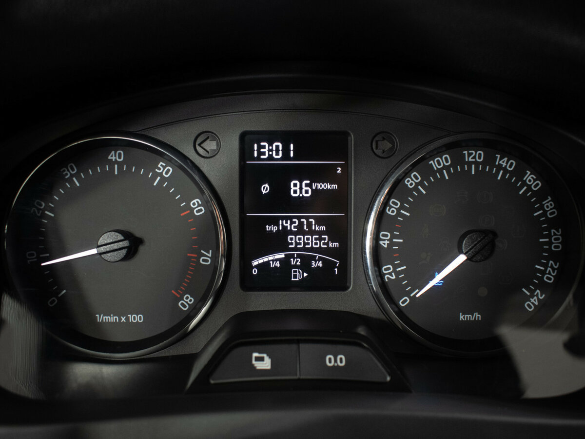 Skoda Rapid с пробегом — 2014 год. Фото: #10