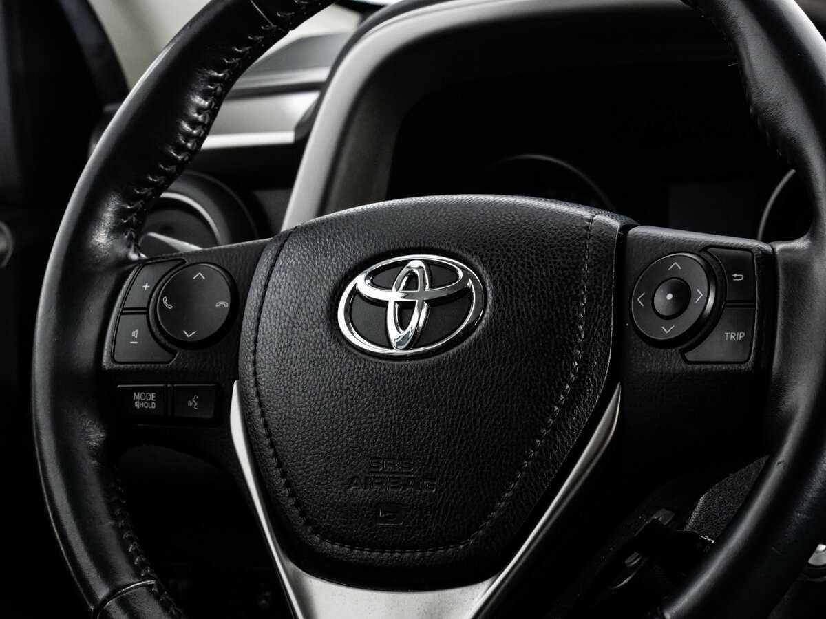 Toyota RAV4 с пробегом — 2017 год. Фото: #10