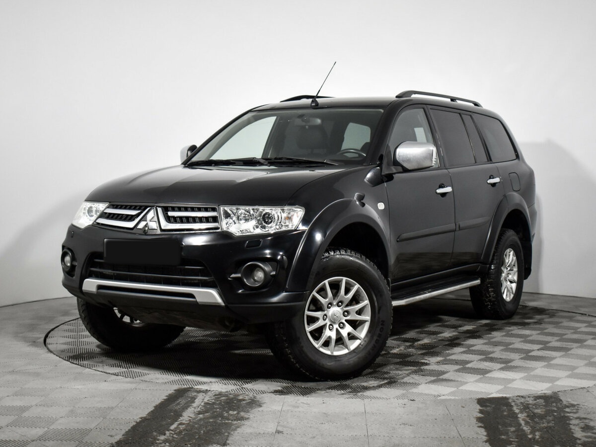 Mitsubishi Pajero Sport с пробегом — 2013 год. Фото: #0