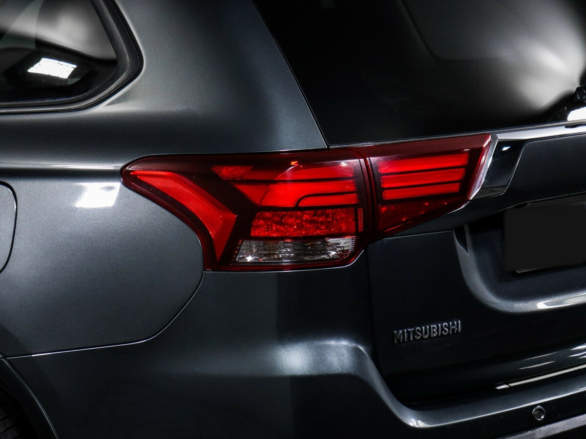Mitsubishi Outlander с пробегом — 2018 год. Фото: #11