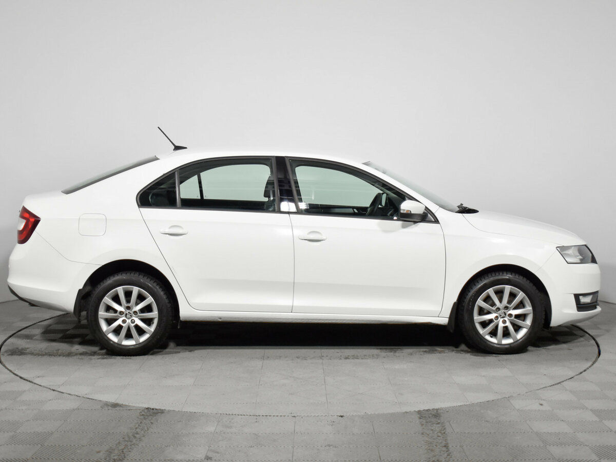 Skoda Rapid с пробегом — 2018 год. Фото: #3