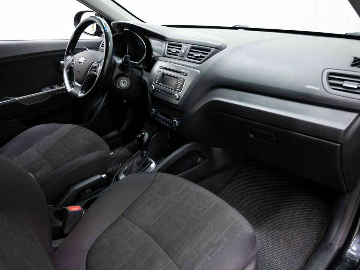 Kia Rio с пробегом — 2015 год. Фото: #11