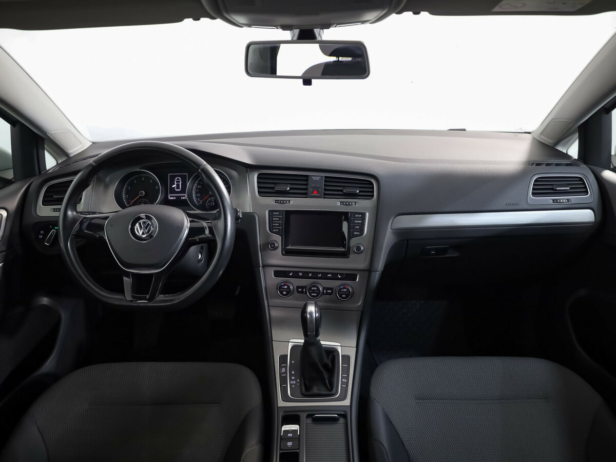 Volkswagen Golf с пробегом — 2015 год. Фото: #8