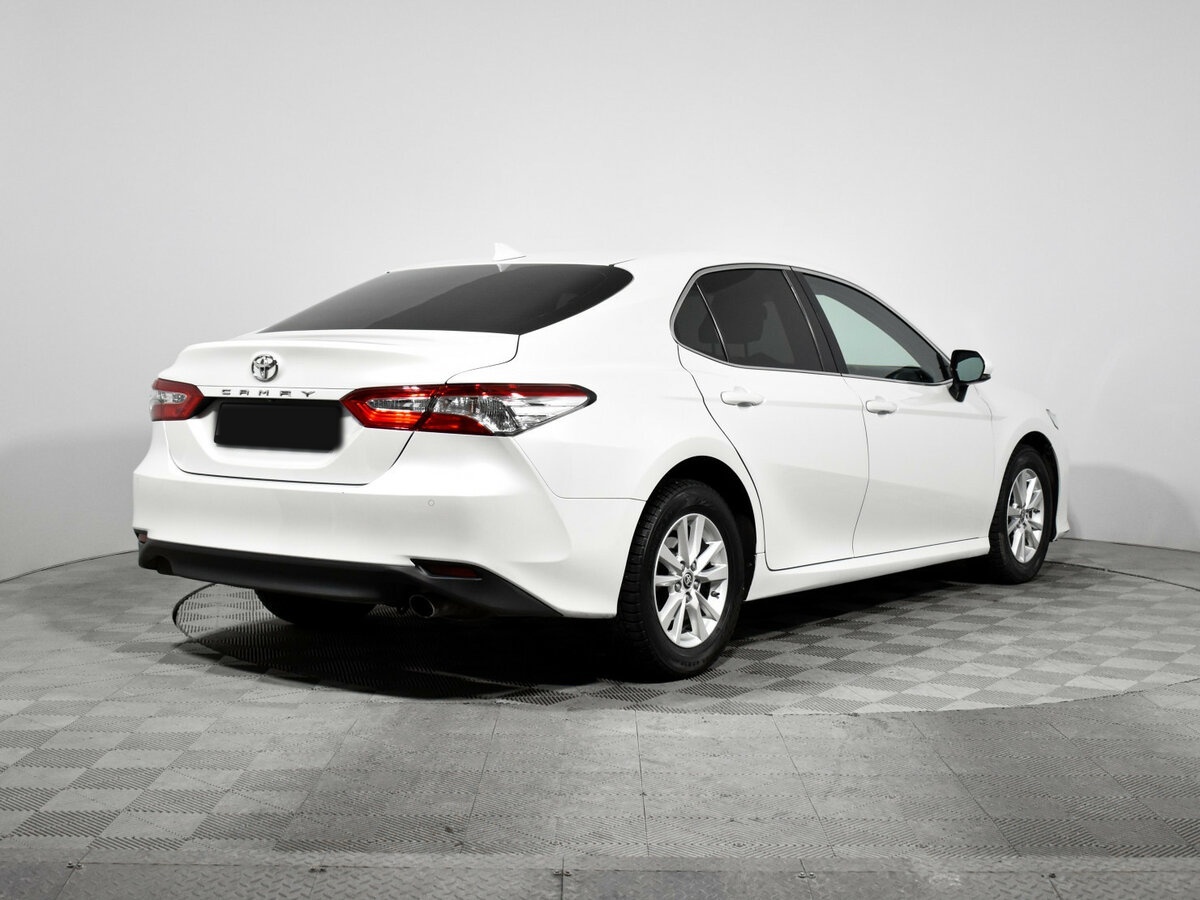 Toyota Camry с пробегом — 2020 год. Фото: #3
