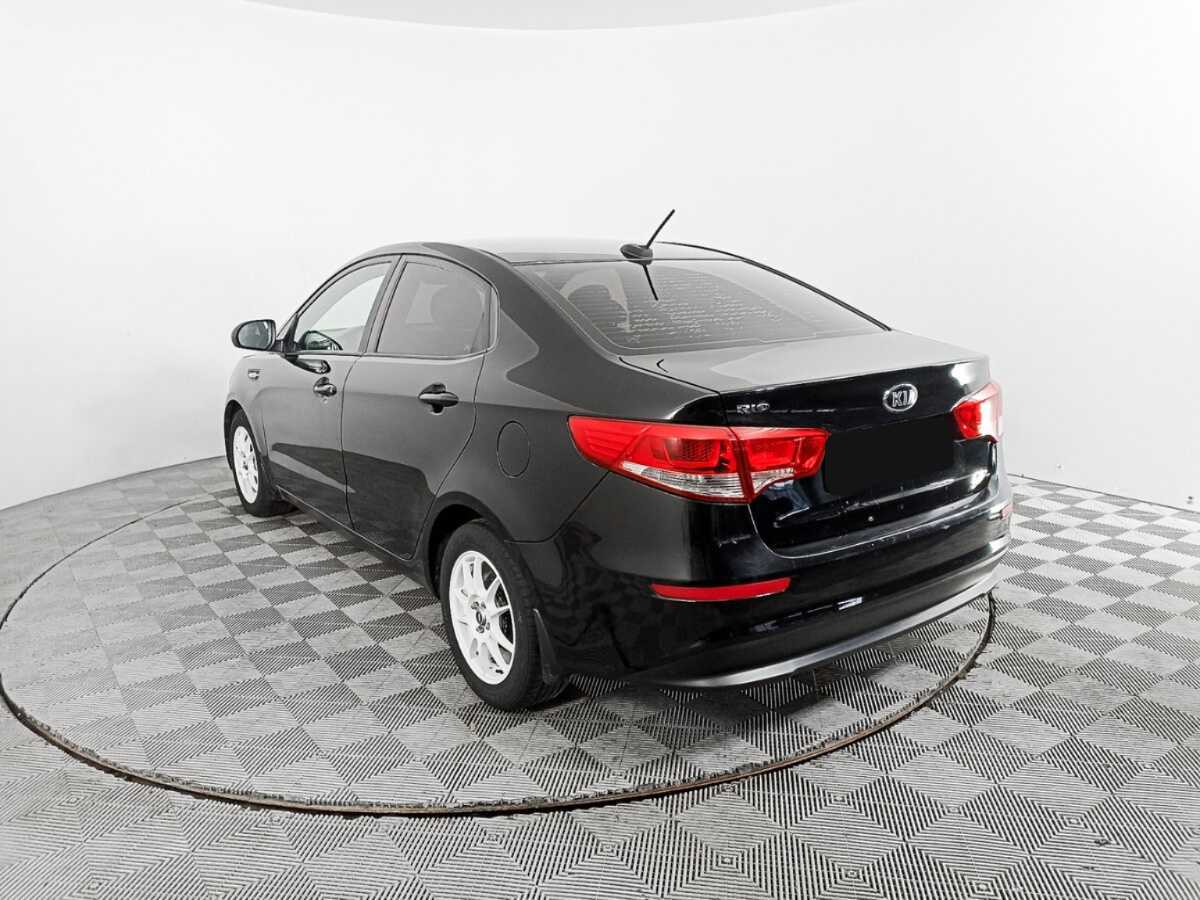 Kia Rio с пробегом — 2017 год. Фото: #6