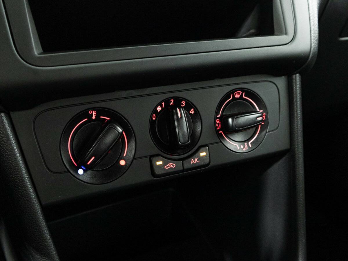 Volkswagen Polo с пробегом — 2019 год. Фото: #14