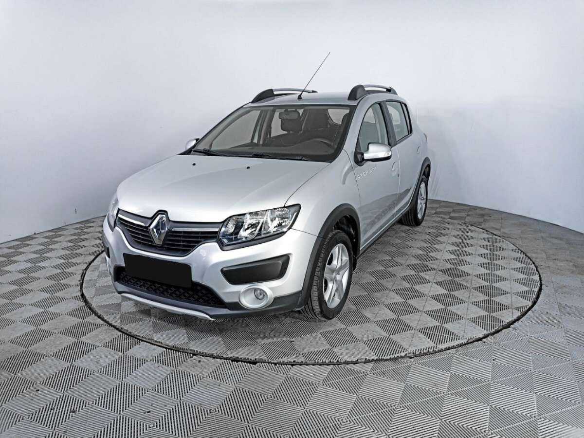 Renault Sandero с пробегом — 2017 год. Посмотреть фото