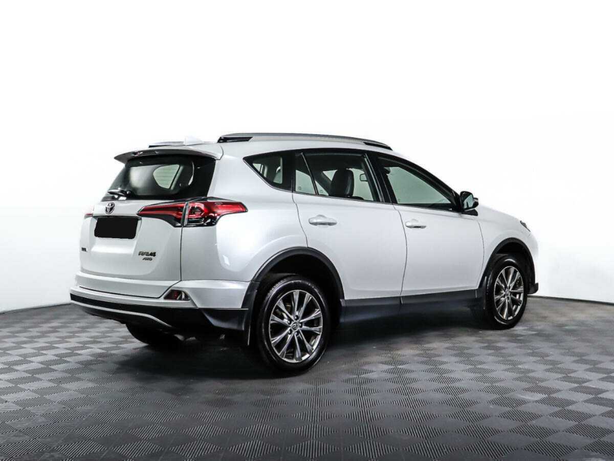 Toyota RAV4 с пробегом — 2018 год. Фото: #3