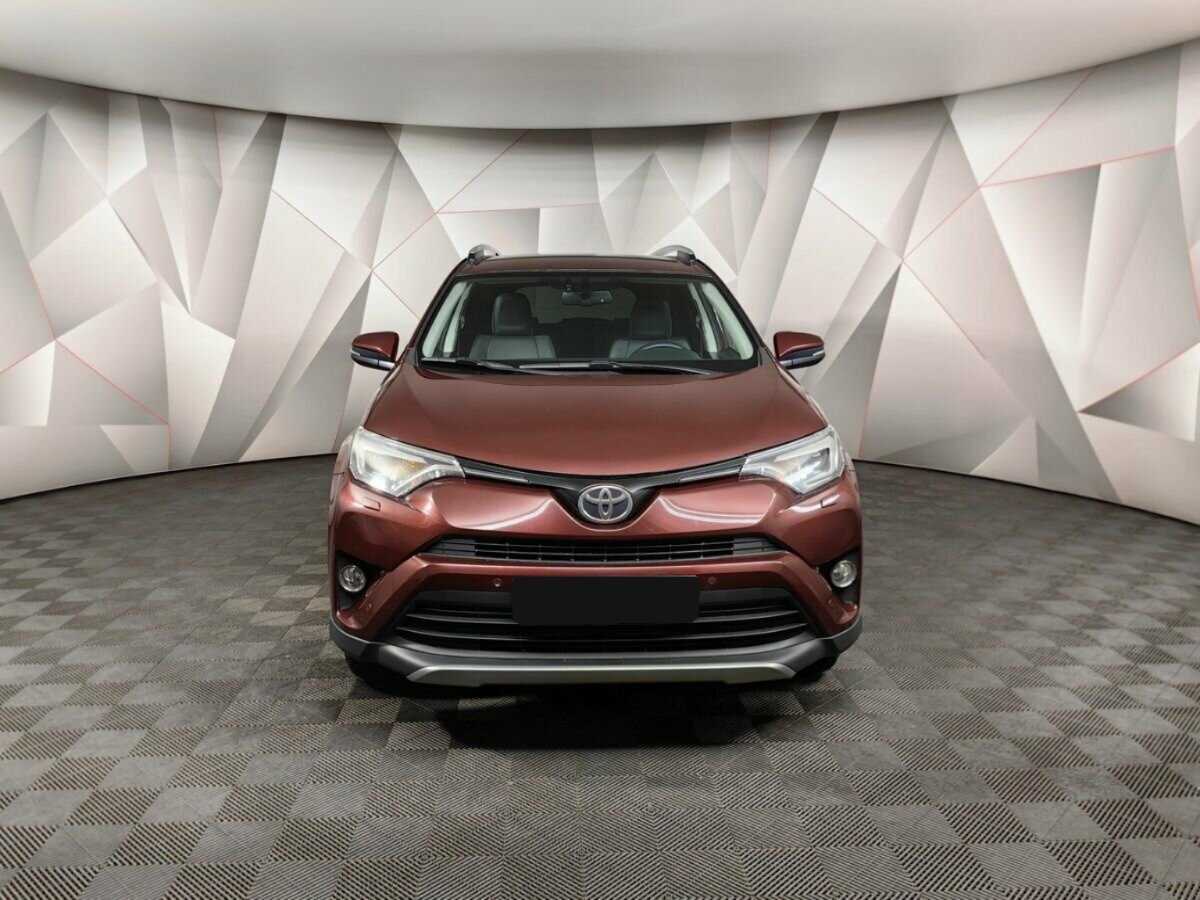 Toyota RAV4 с пробегом — 2018 год. Фото: #6