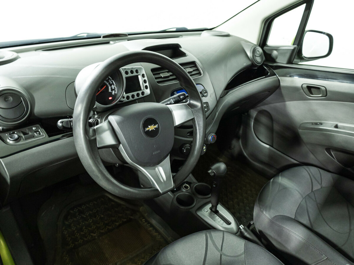 Chevrolet Spark с пробегом — 2012 год. Фото: #10