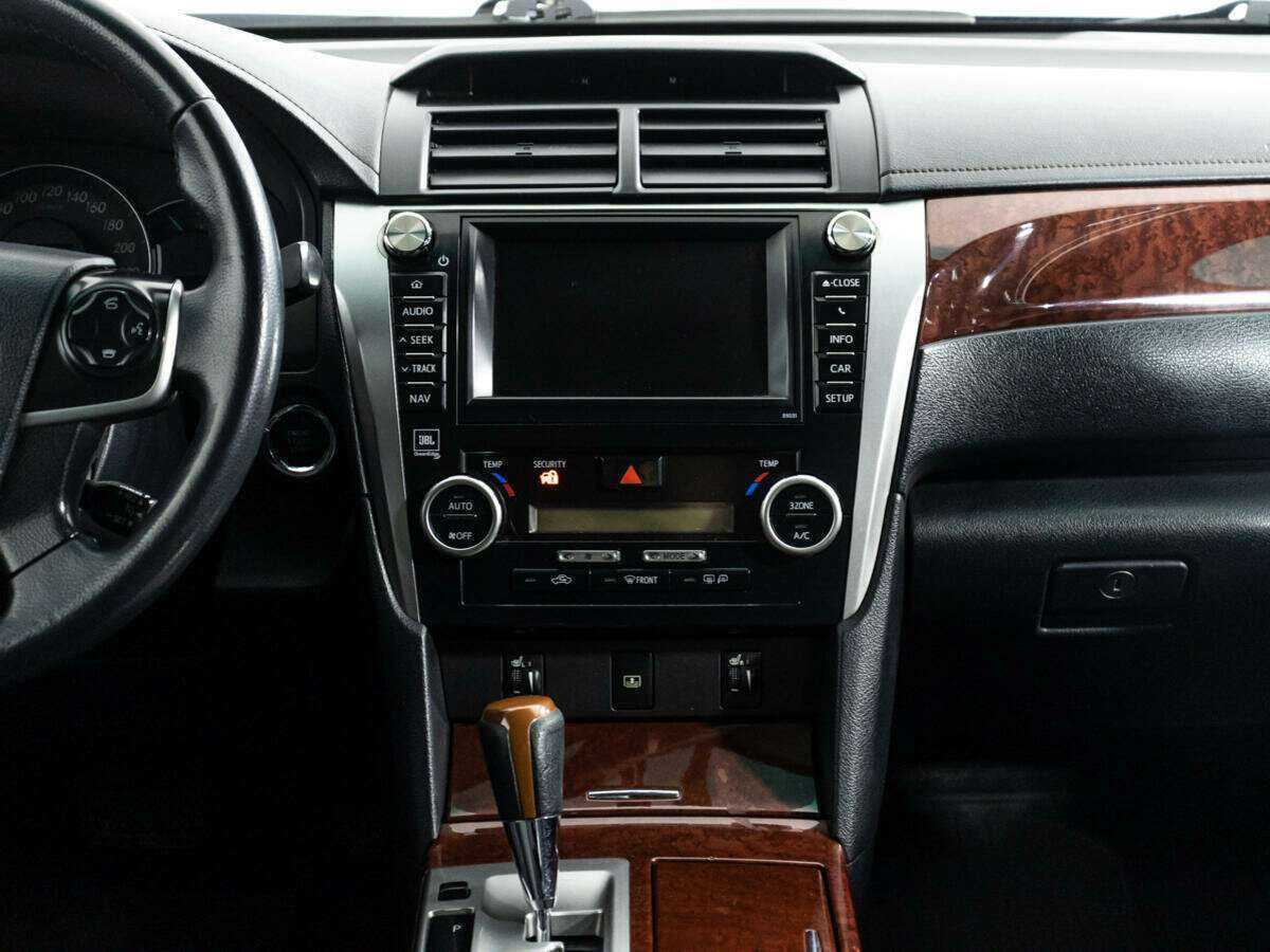 Toyota Camry с пробегом — 2012 год. Фото: #13